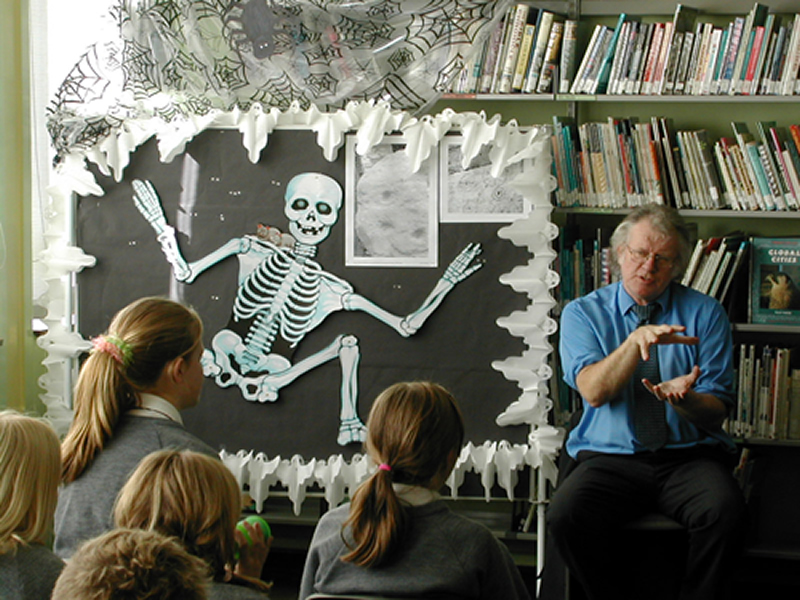 Photo of Dave Welbourne telling one of his 'spooky stories'.